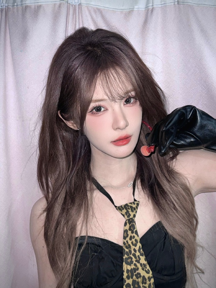 美女黄色